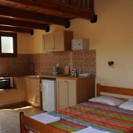 Aparthotel Helena's 3*