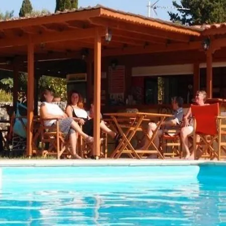 Helena's Aparthotel 3*