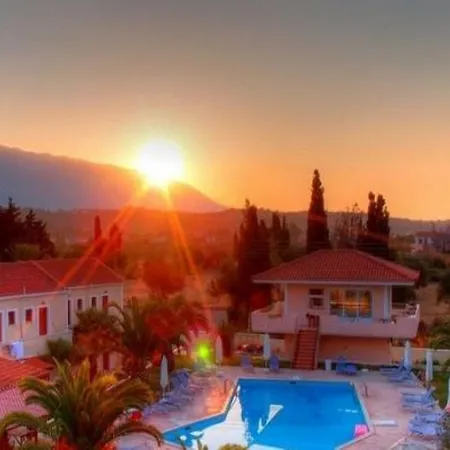 Aparthotel Helena's 3*